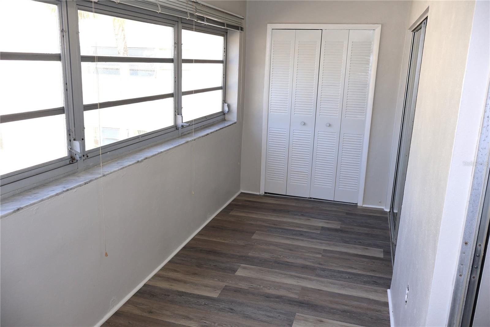 Image 9 of 12 For 6370 1st Street N 206