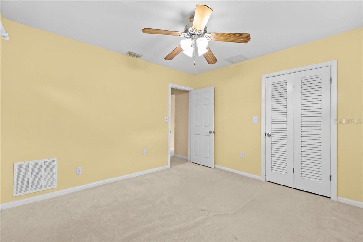 Image 14 of 25 For 1806 19th Avenue W