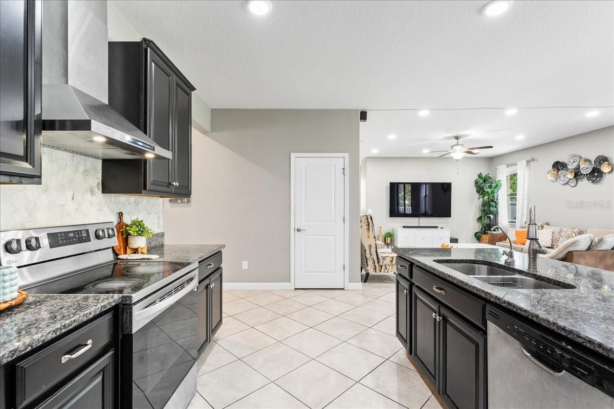 Image 16 of 75 For 4080 Shrewbury Place
