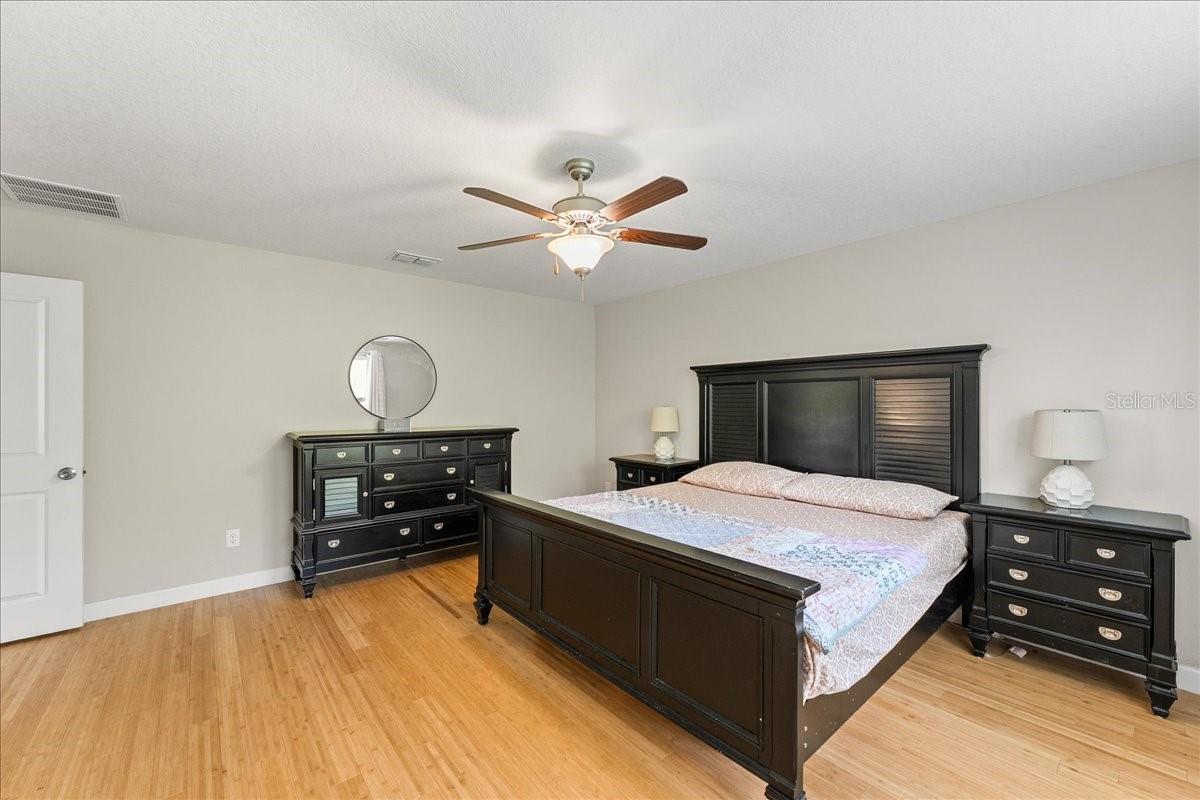 Image 40 of 75 For 4080 Shrewbury Place