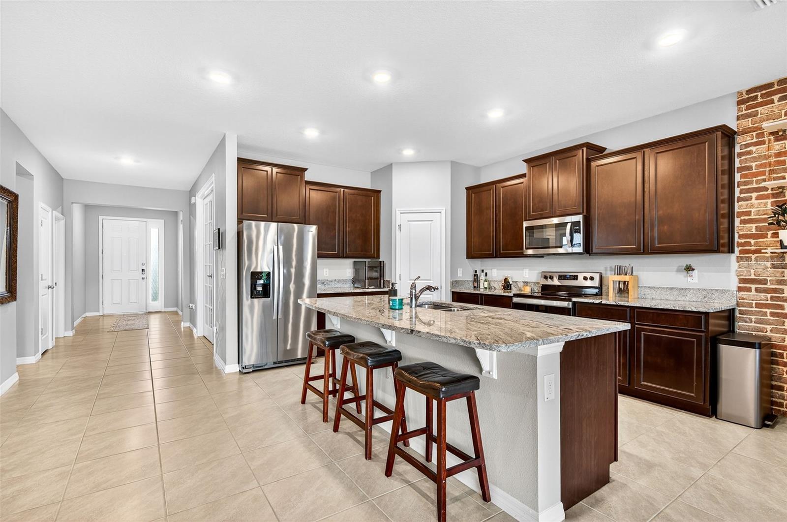 Listing photo id 9 for 8382 Bower Bass Circle
