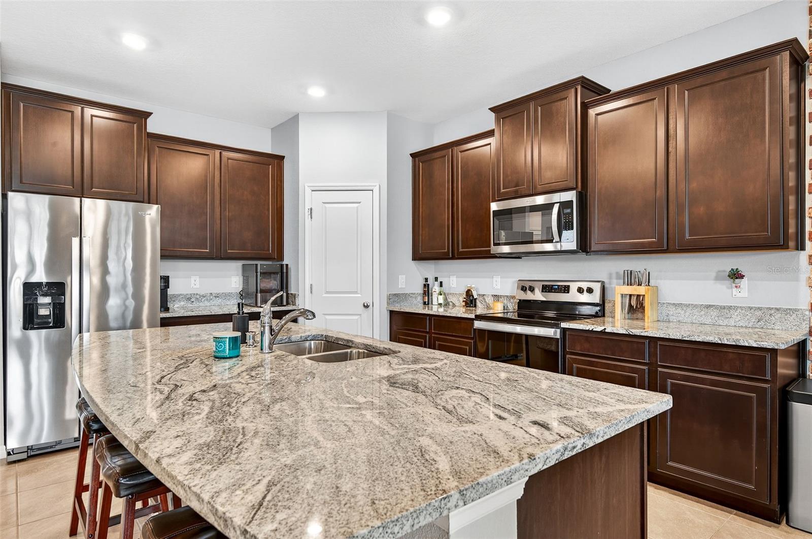 Listing photo id 10 for 8382 Bower Bass Circle
