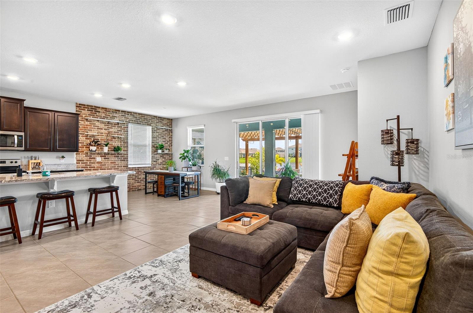 Listing photo id 14 for 8382 Bower Bass Circle