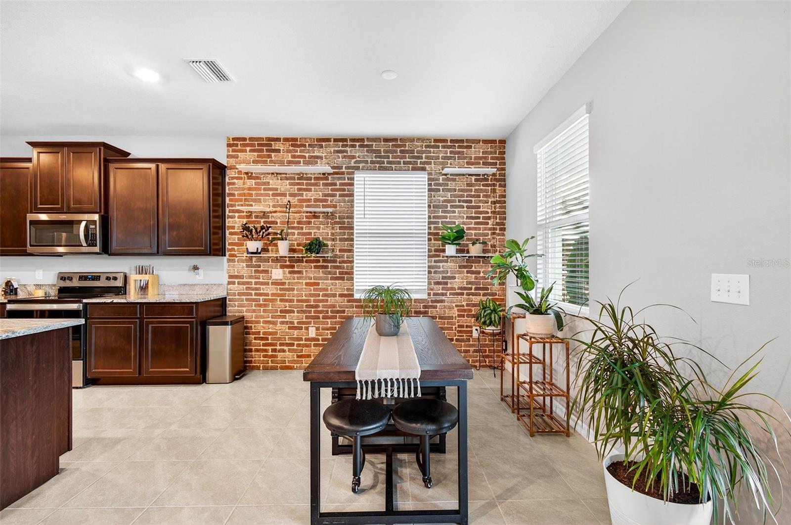 Listing photo id 16 for 8382 Bower Bass Circle