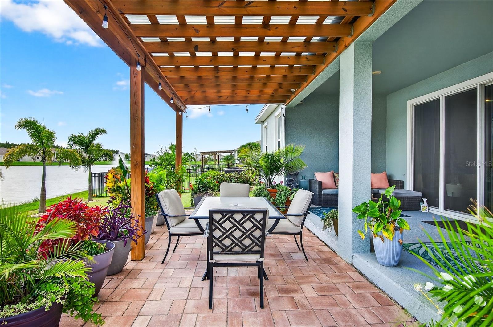 Listing photo id 33 for 8382 Bower Bass Circle