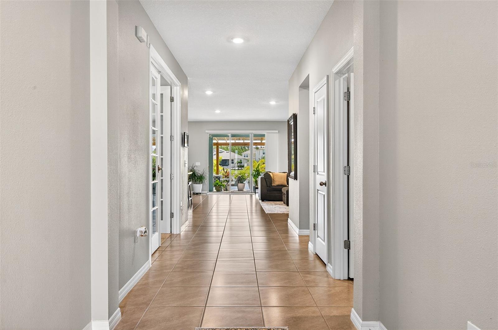 Listing photo id 6 for 8382 Bower Bass Circle