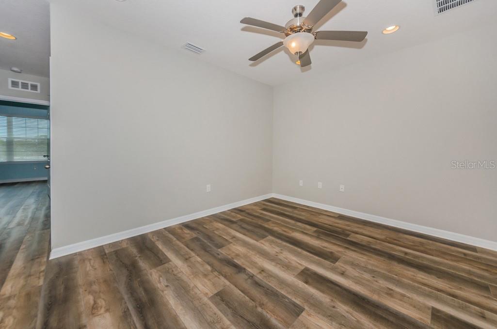 Image 17 of 21 For 558 53rd Avenue N