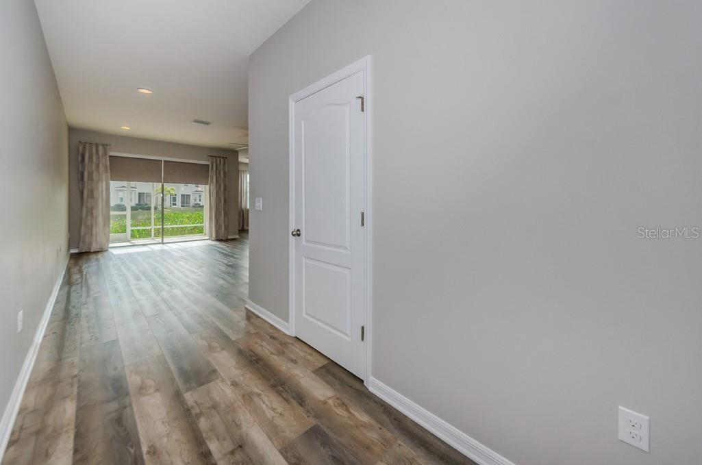 Image 18 of 21 For 558 53rd Avenue N