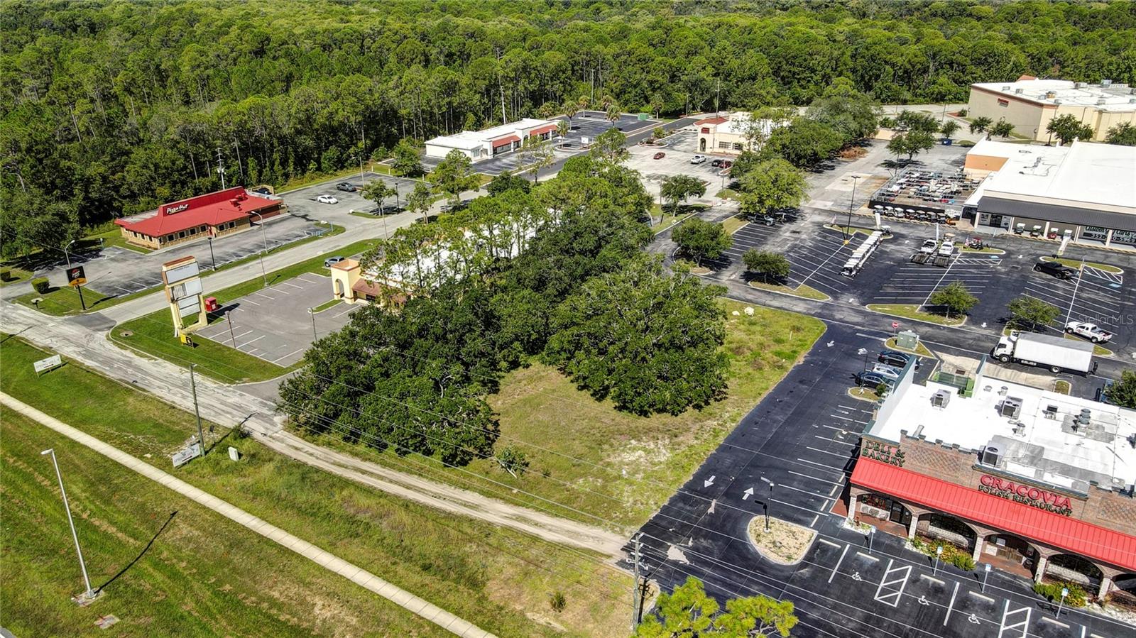 Listing photo id 1 for 3003 Commercial Way