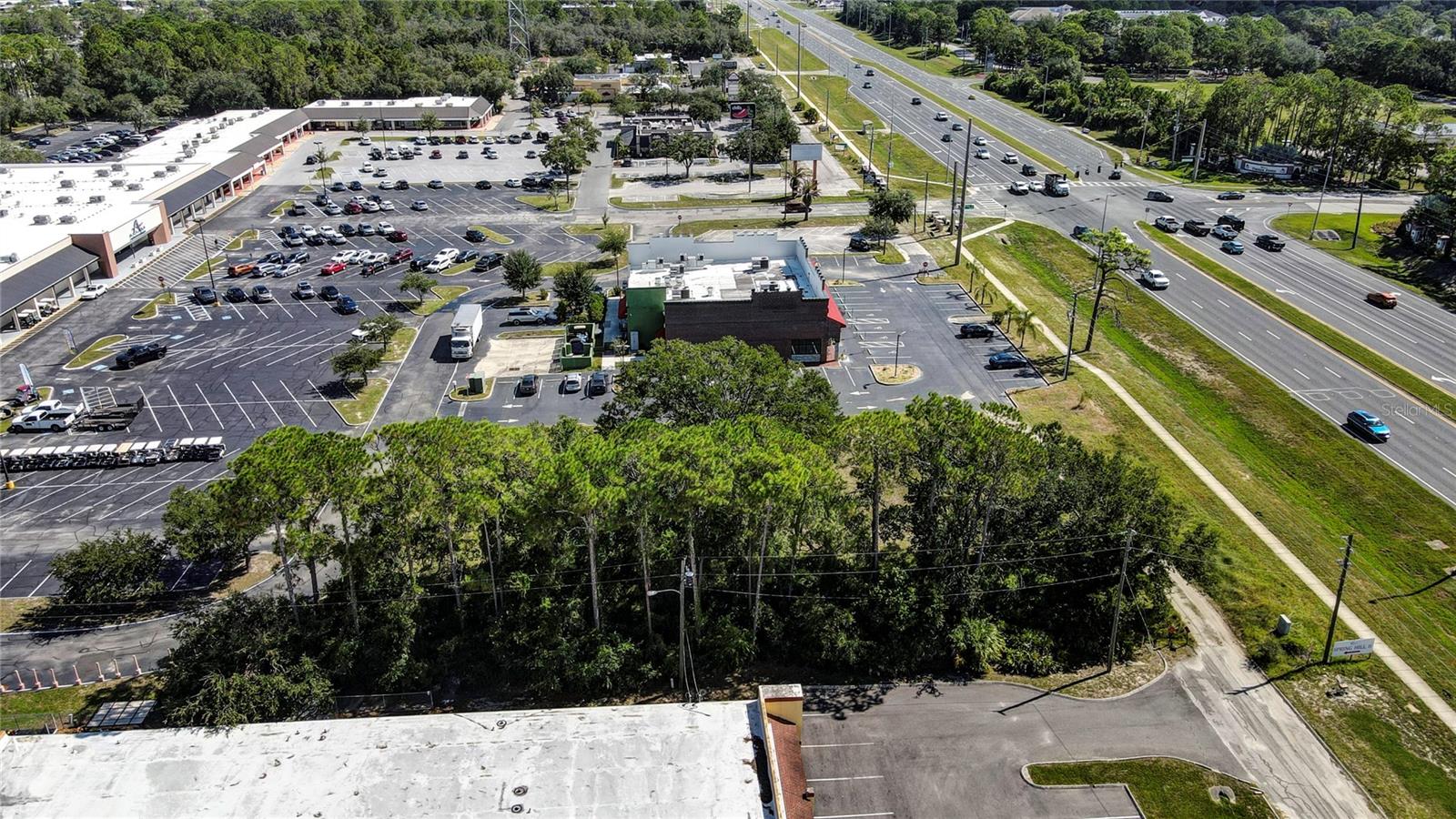 Listing photo id 7 for 3003 Commercial Way
