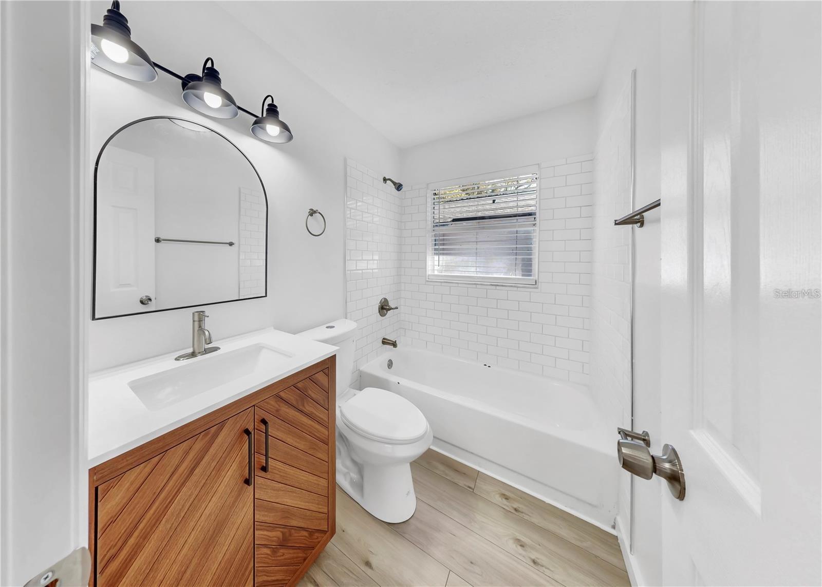 Image 3 of 10 For 1204 Seneca Avenue A