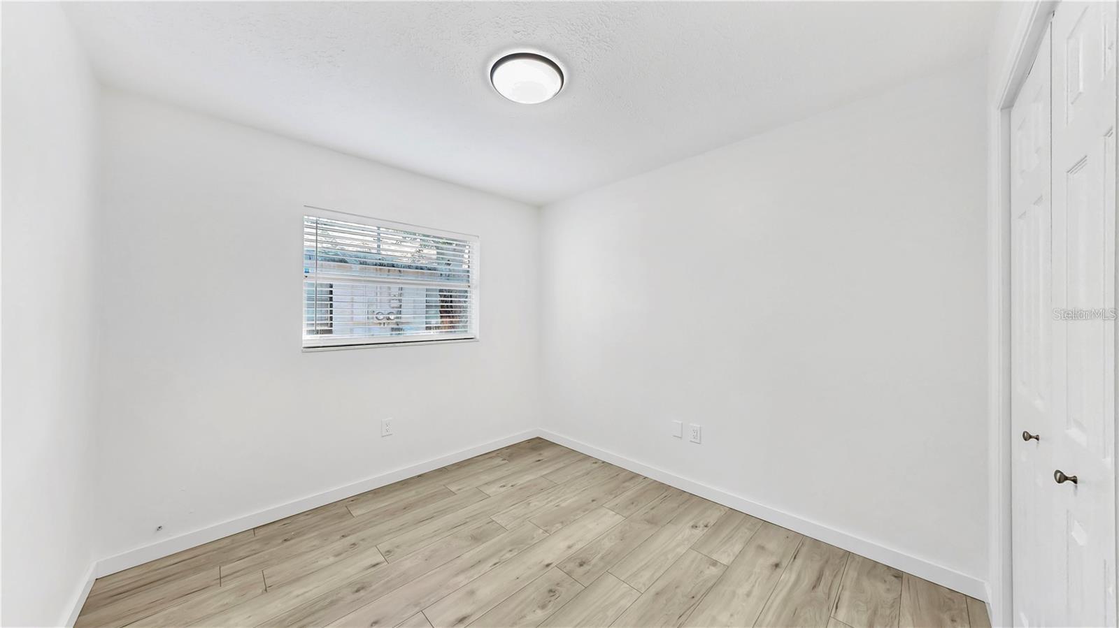 Image 8 of 10 For 1204 Seneca Avenue A
