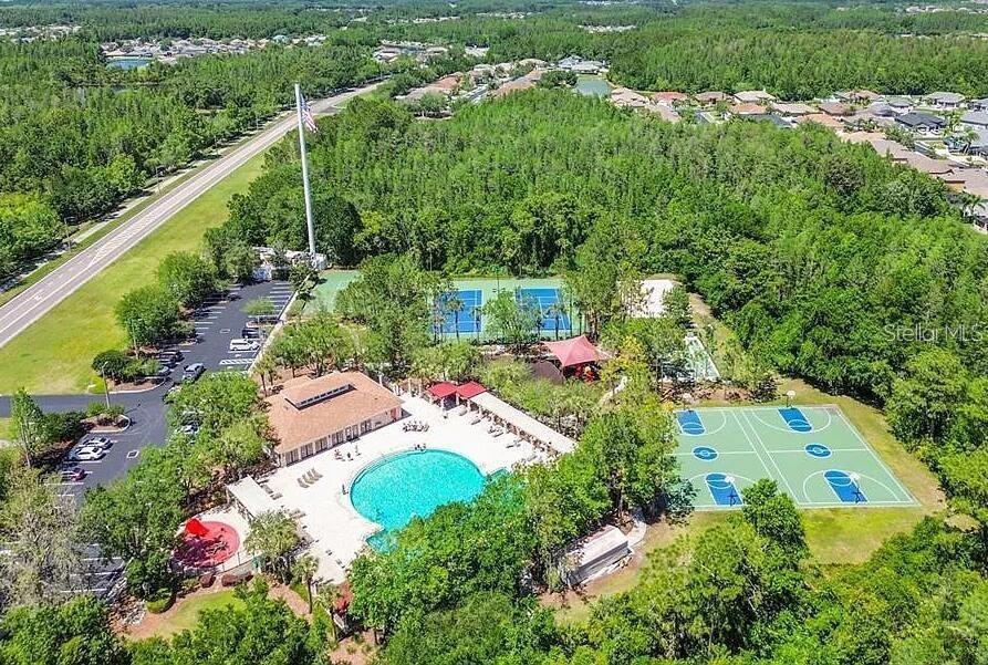 Listing photo id 29 for 31141 Harthorn Court