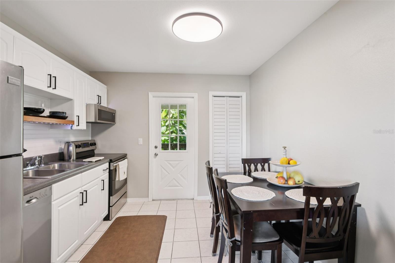 Image 10 of 35 For 5615 67th Avenue N 5615