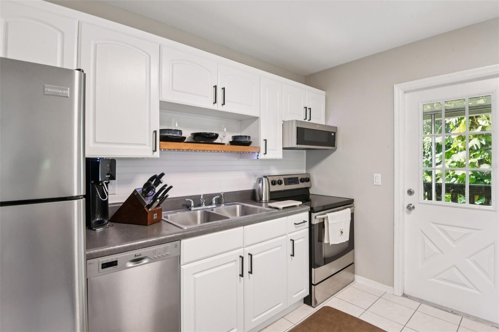 Image 14 of 35 For 5615 67th Avenue N 5615