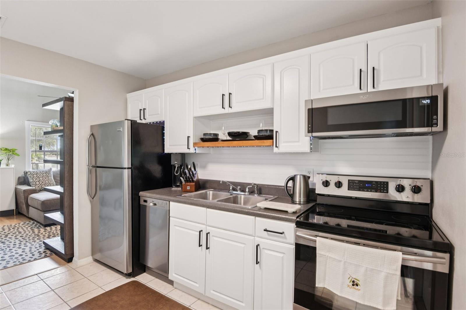 Image 15 of 35 For 5615 67th Avenue N 5615