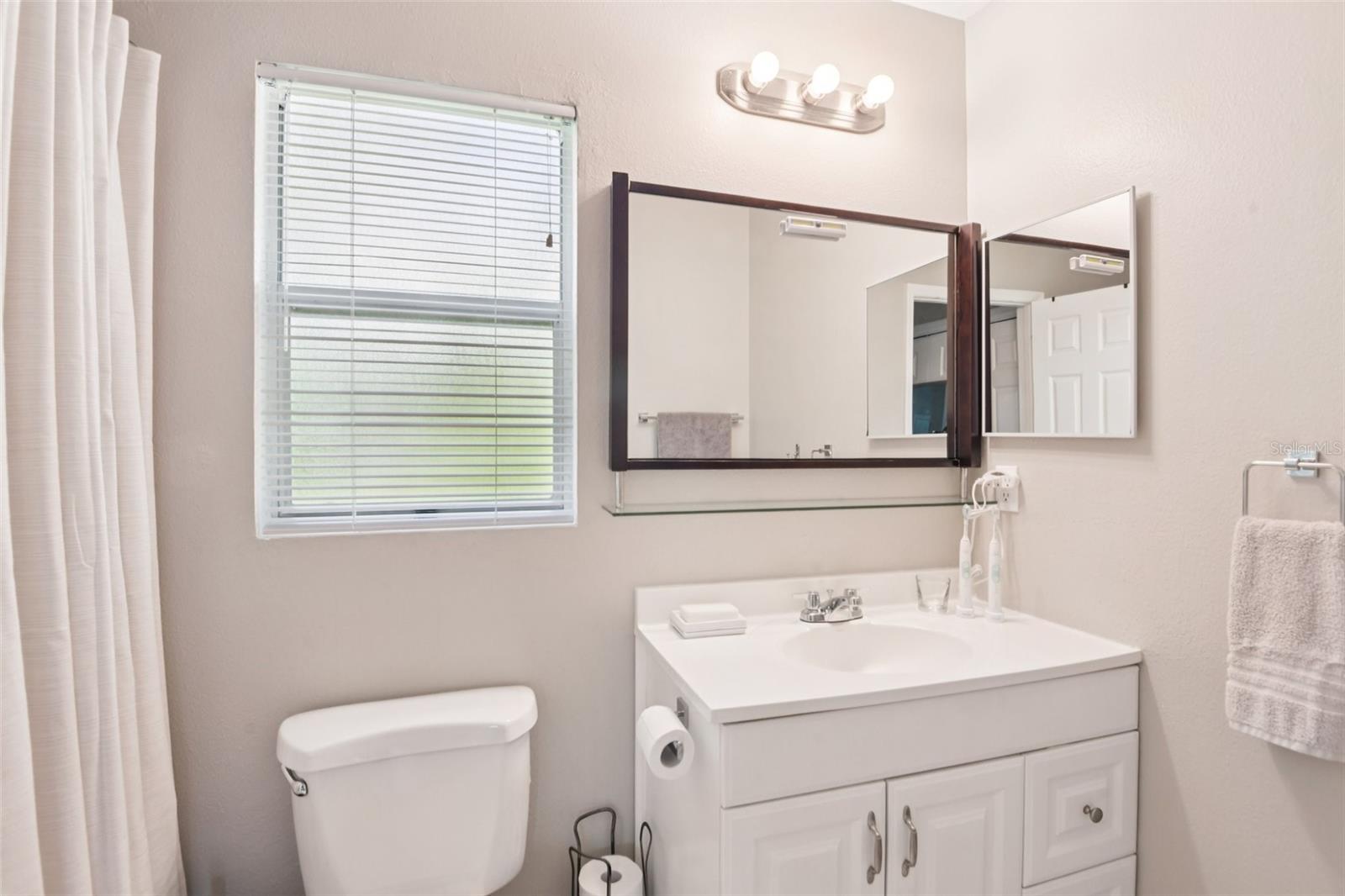 Image 23 of 35 For 5615 67th Avenue N 5615