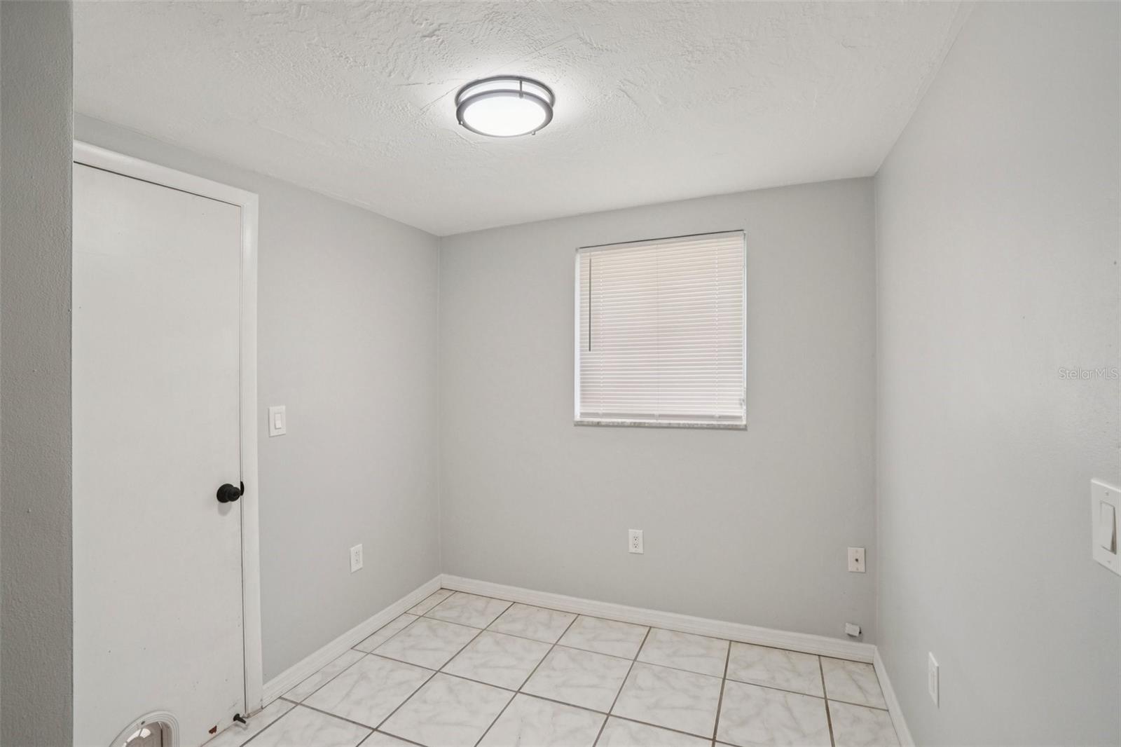 Image 19 of 33 For 3524 Cincinnati Drive