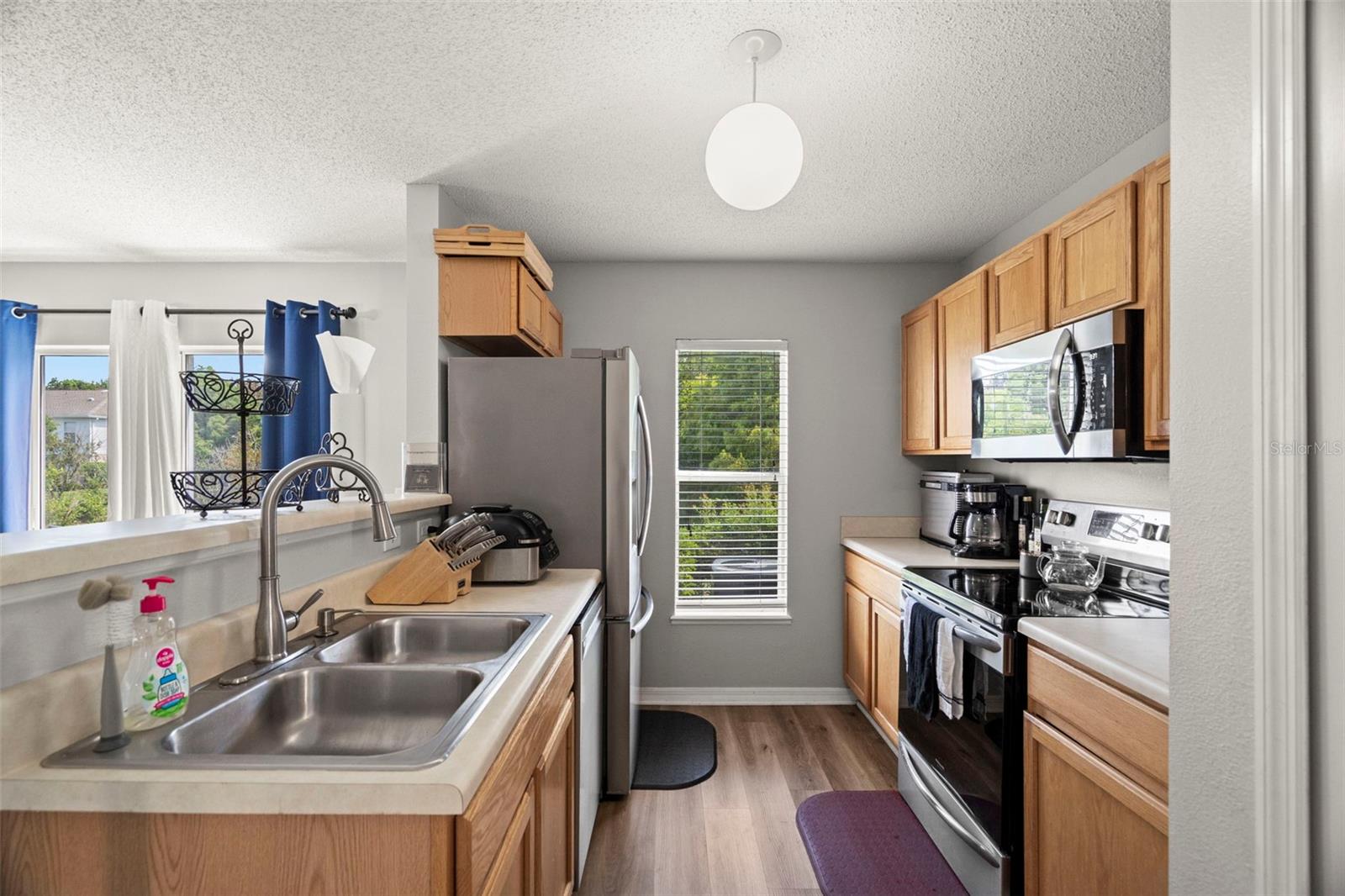 Image 17 of 43 For 9917 Ashburn Lake Drive