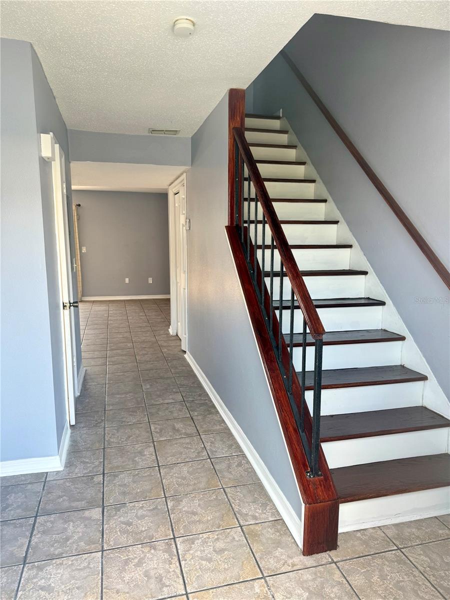 Image 4 of 16 For 1920 Edgewood Drive E1