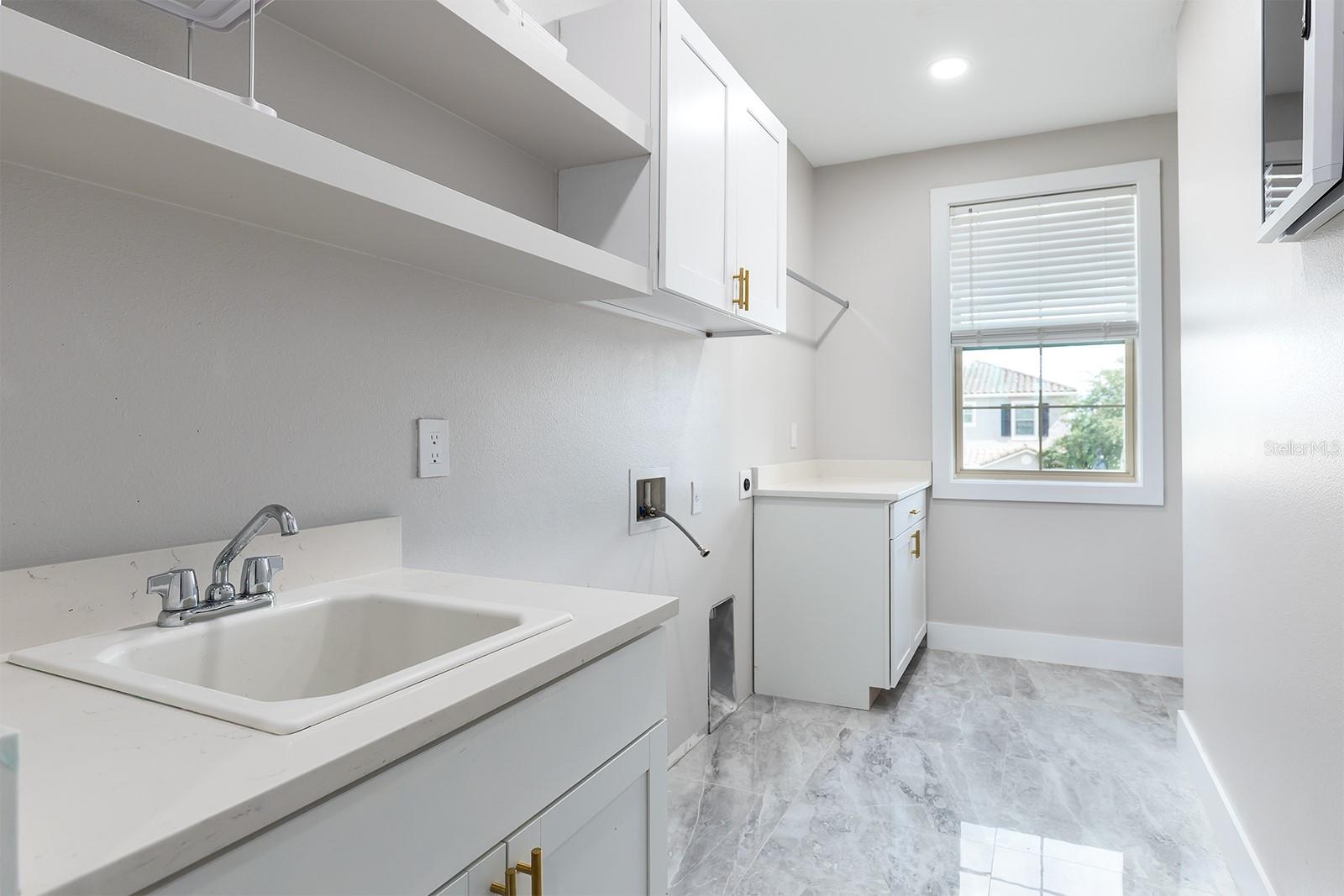 Image 27 of 35 For 10125 Henbury Street