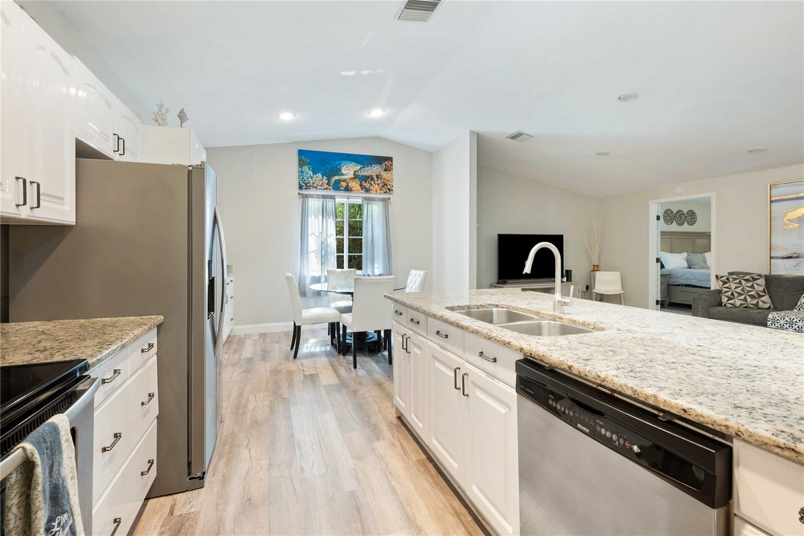 Image 12 of 50 For 1646 Castlewood Lane
