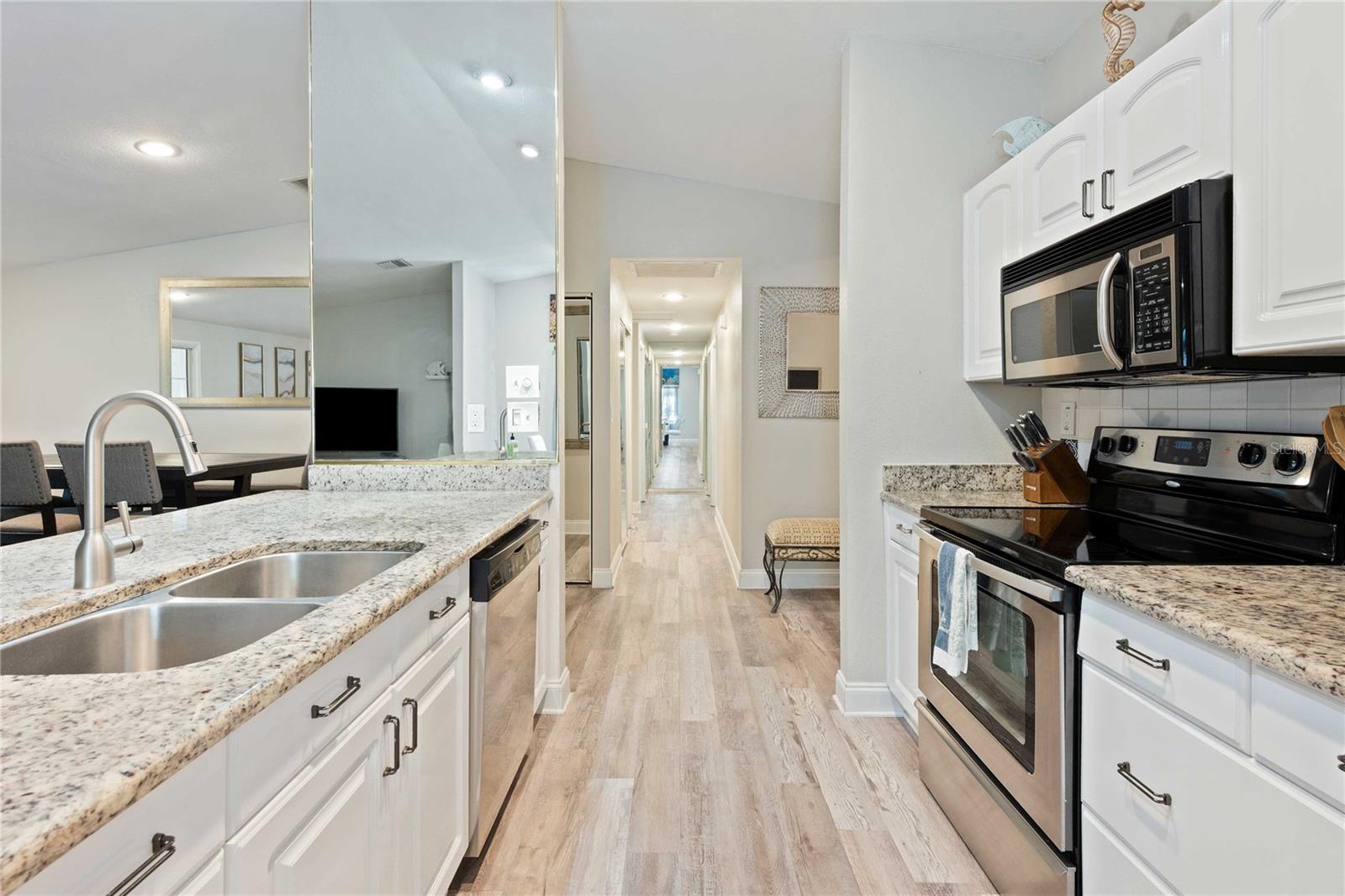 Image 15 of 50 For 1646 Castlewood Lane