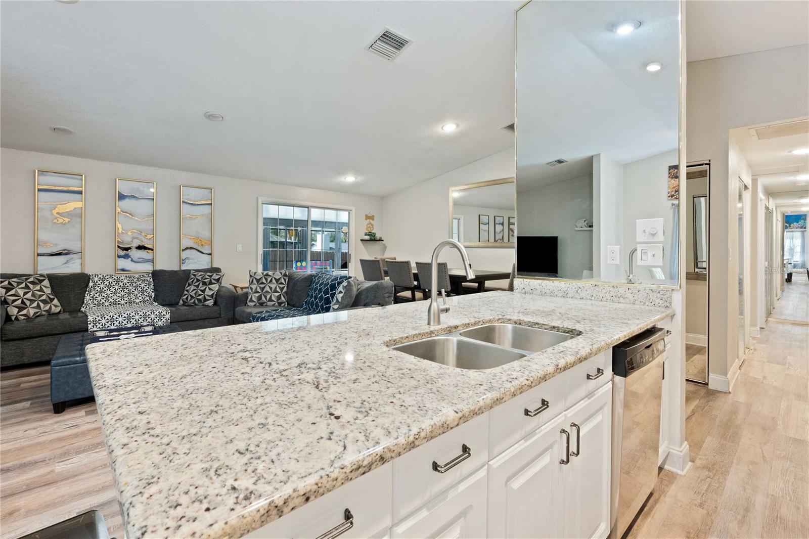 Image 16 of 50 For 1646 Castlewood Lane