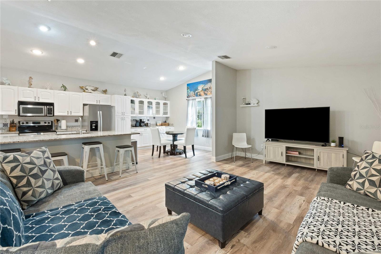 Image 6 of 50 For 1646 Castlewood Lane
