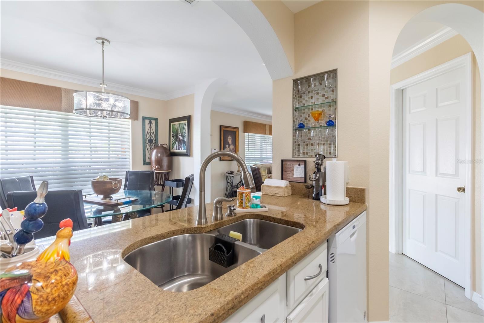Image 11 of 31 For 737 Kensington Lake Circle