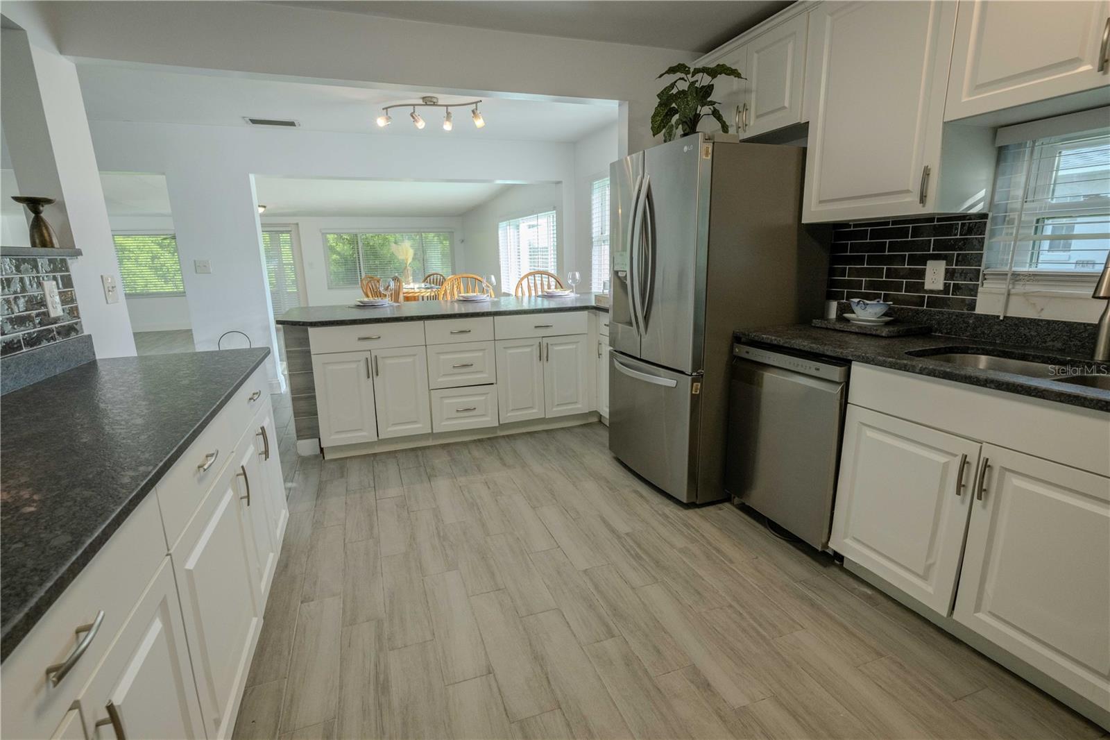 Image 13 of 33 For 1101 28th Avenue S