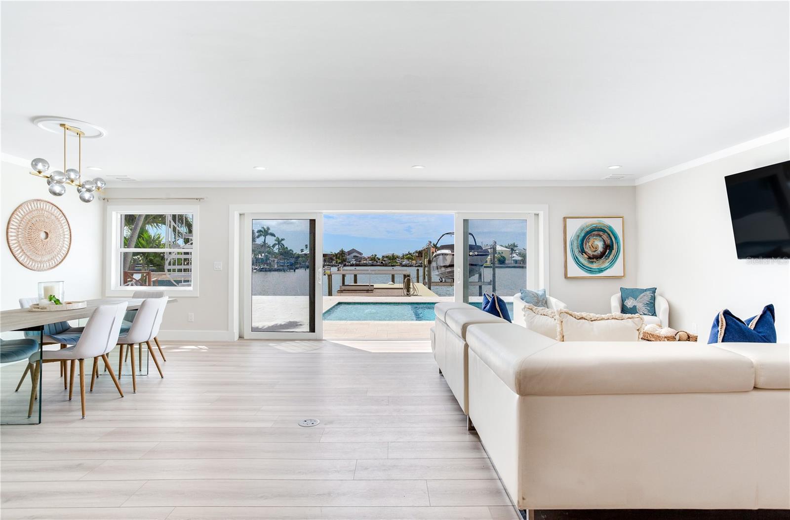 Image 33 of 97 For 17081 Dolphin Drive
