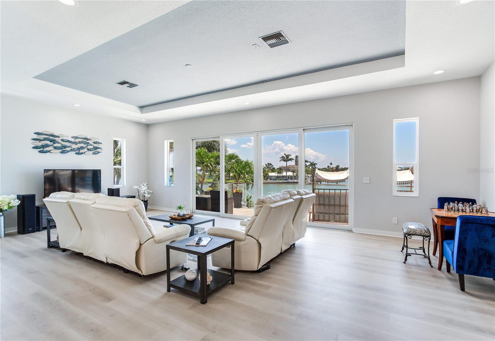 Image 46 of 97 For 17081 Dolphin Drive