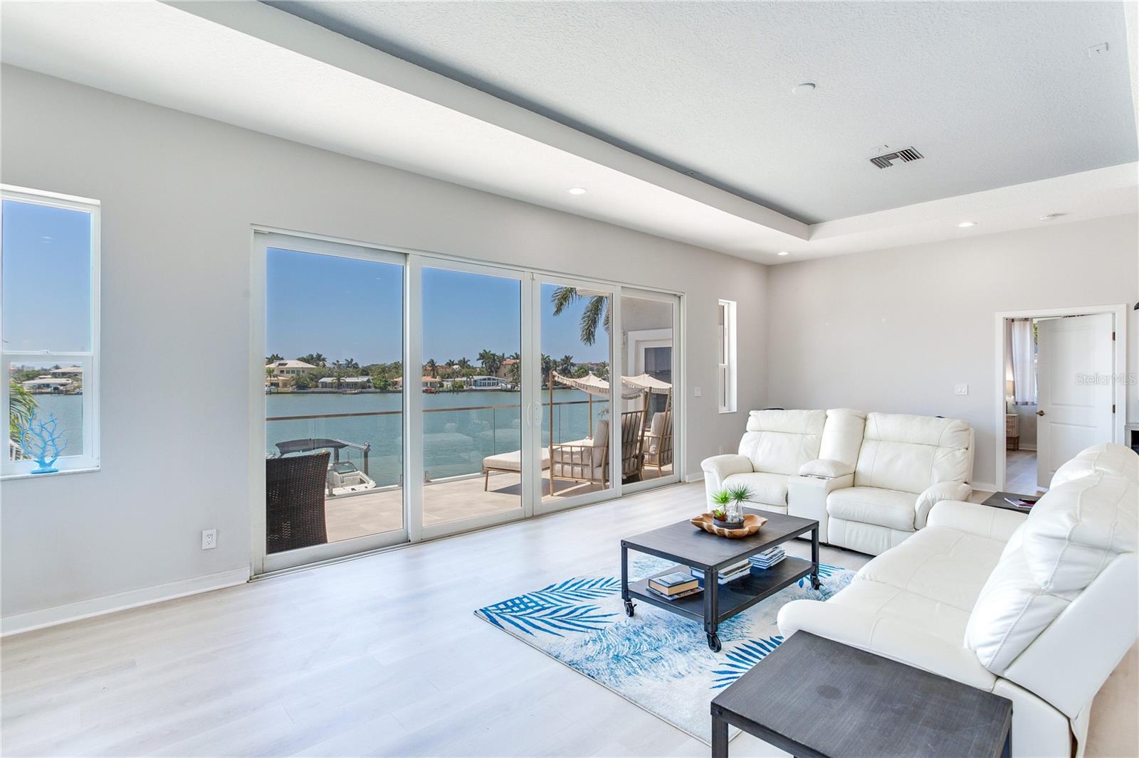 Image 48 of 97 For 17081 Dolphin Drive