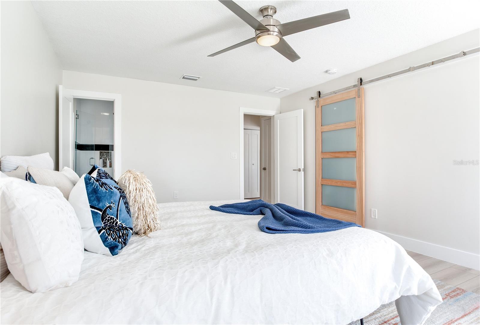 Image 76 of 97 For 17081 Dolphin Drive
