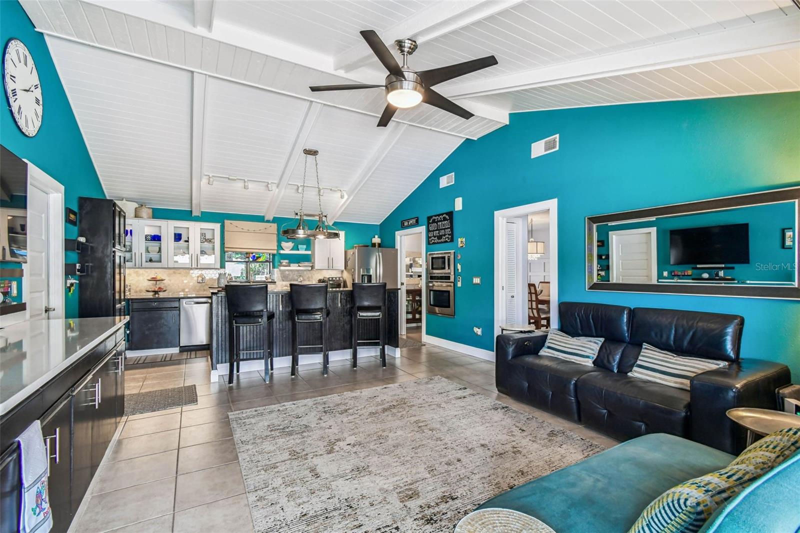 Image 12 of 49 For 5004 Paloma Drive
