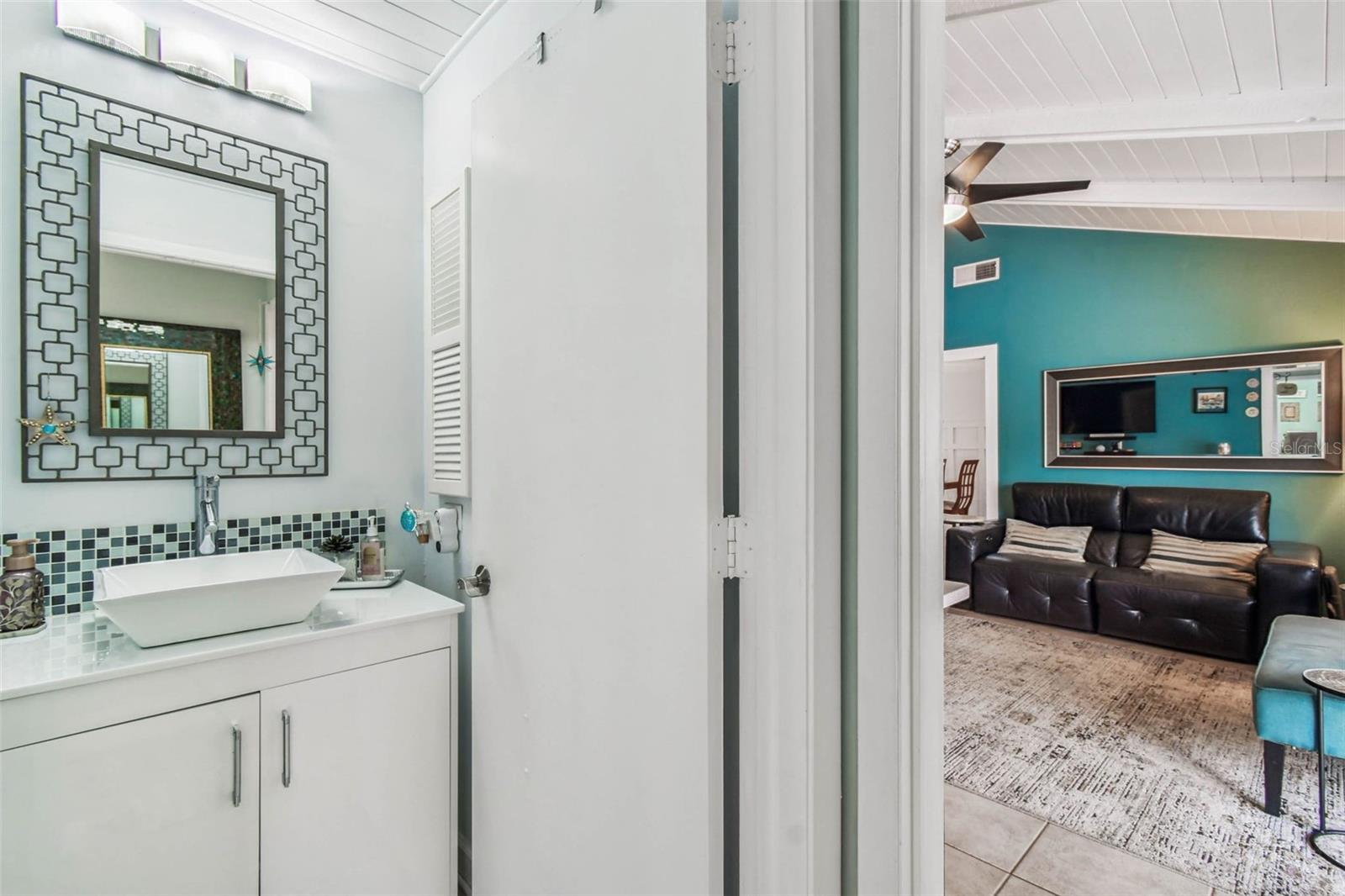 Image 16 of 49 For 5004 Paloma Drive