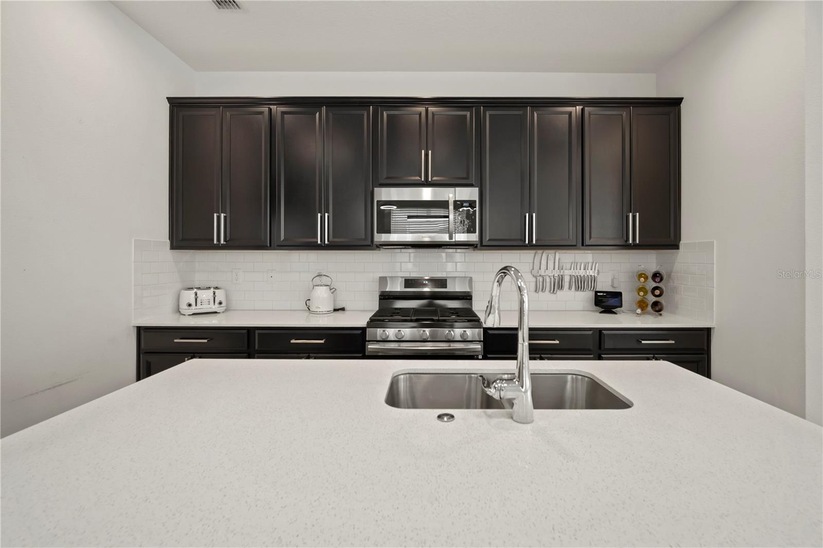 Image 13 of 68 For 6256 Goldcoast Avenue