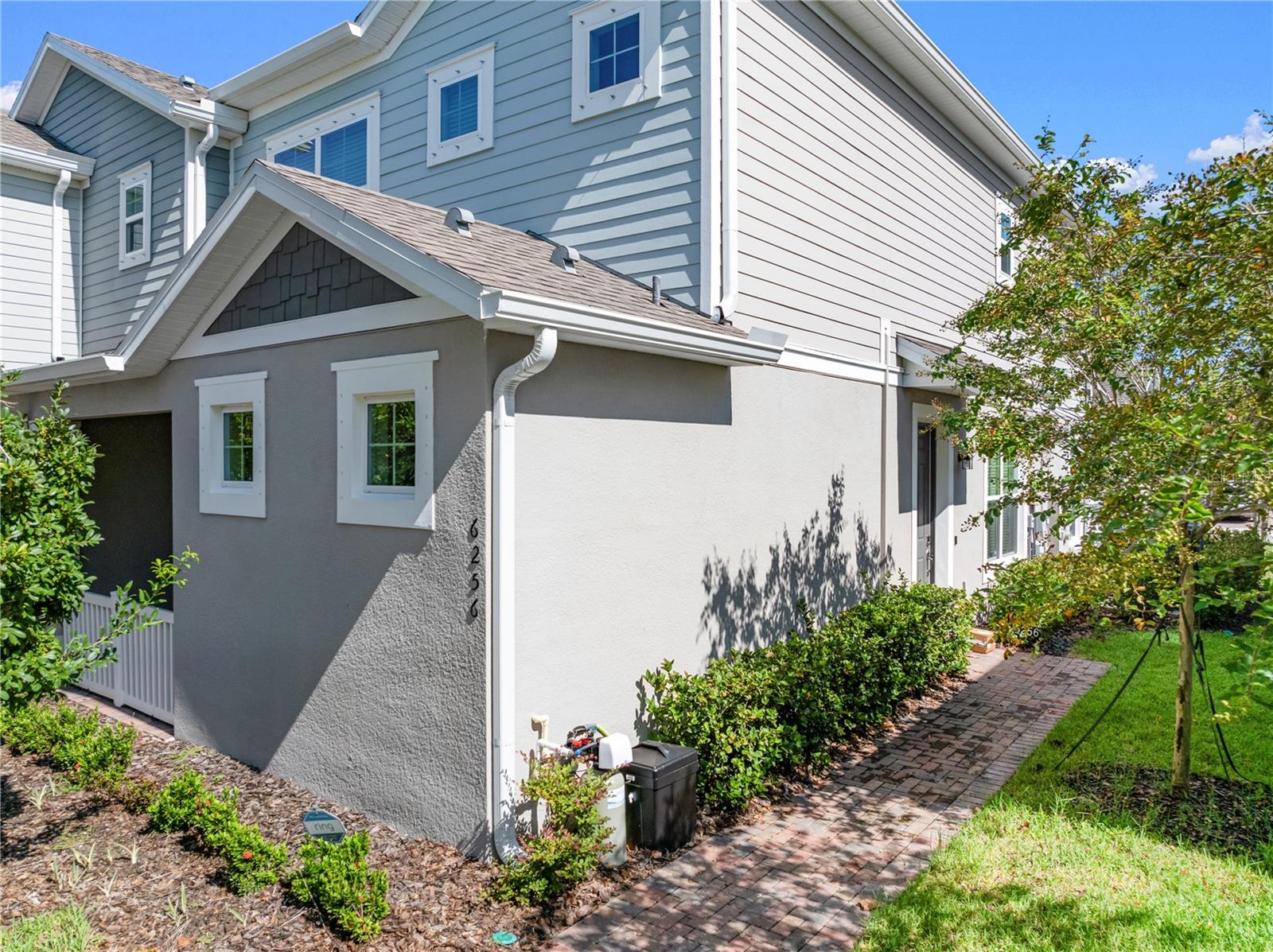 Image 3 of 68 For 6256 Goldcoast Avenue