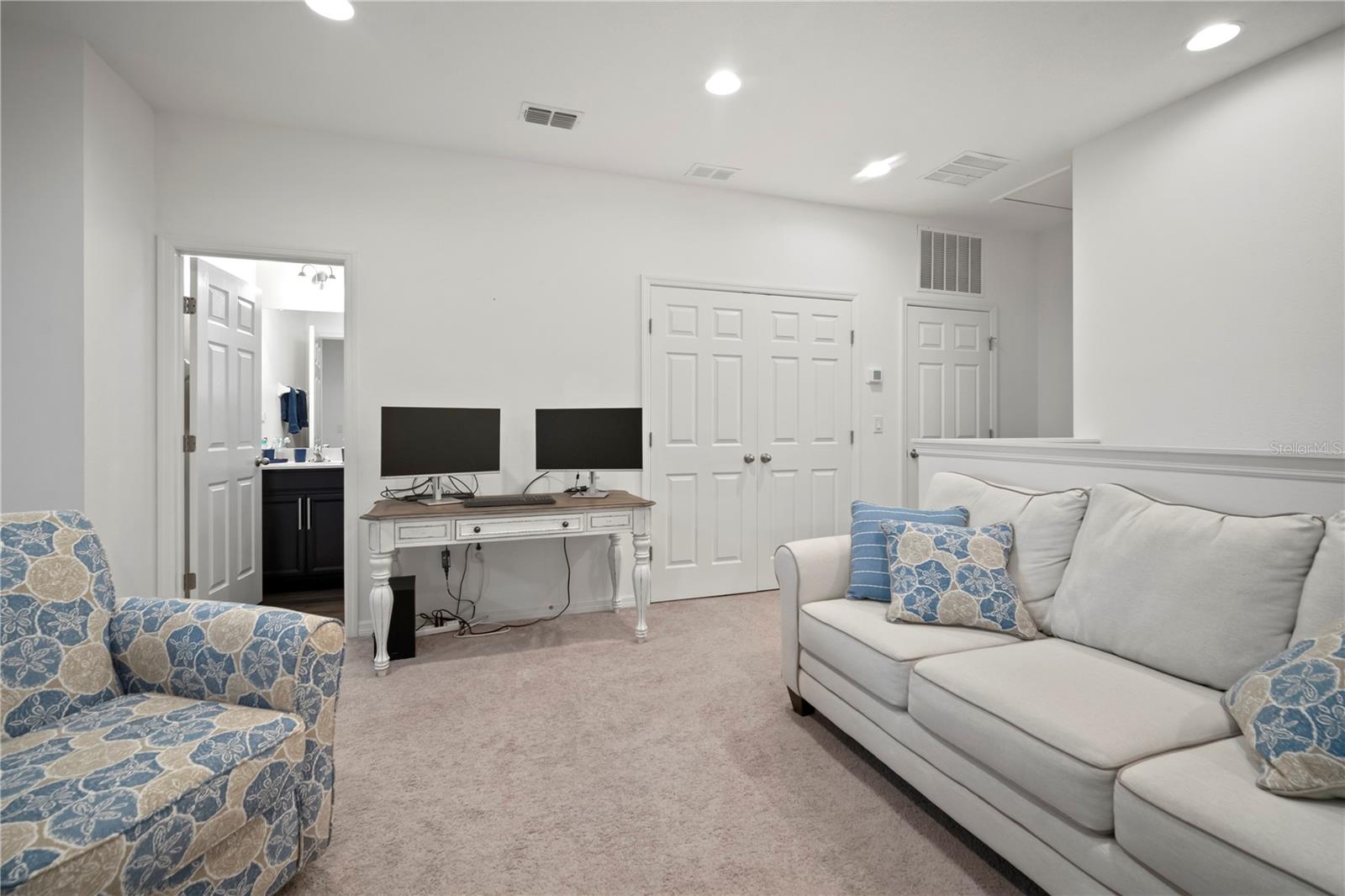 Image 34 of 68 For 6256 Goldcoast Avenue
