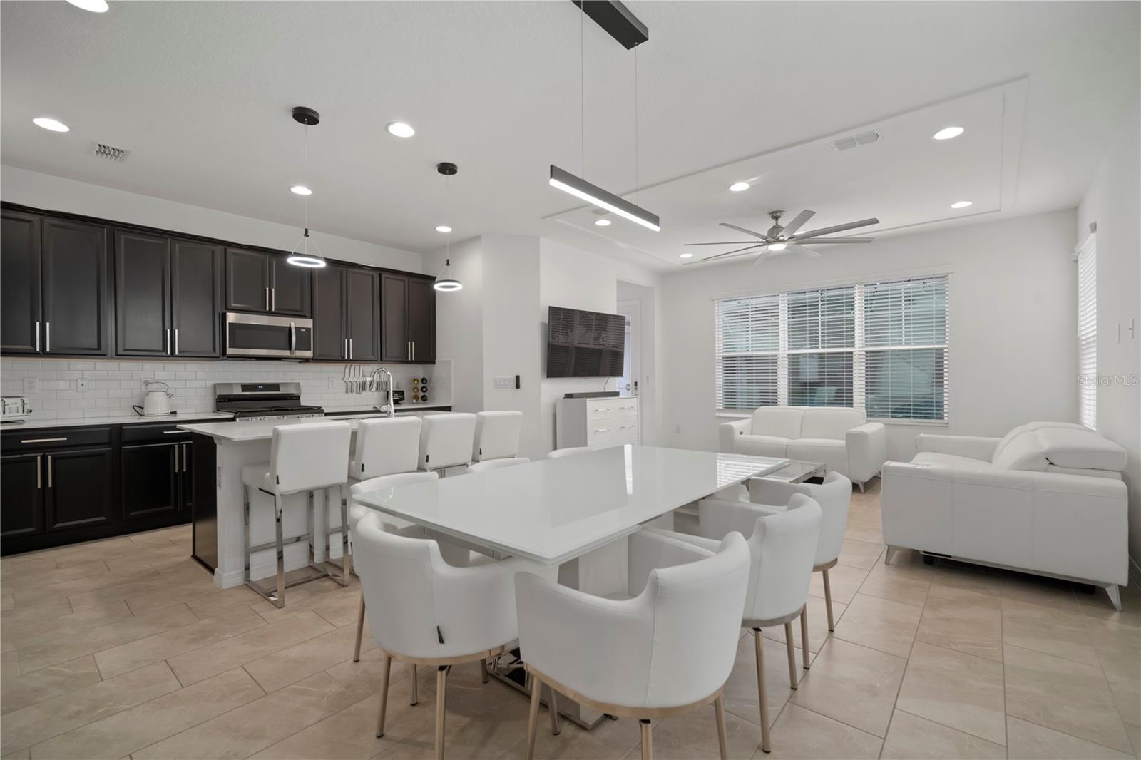 Image 8 of 68 For 6256 Goldcoast Avenue