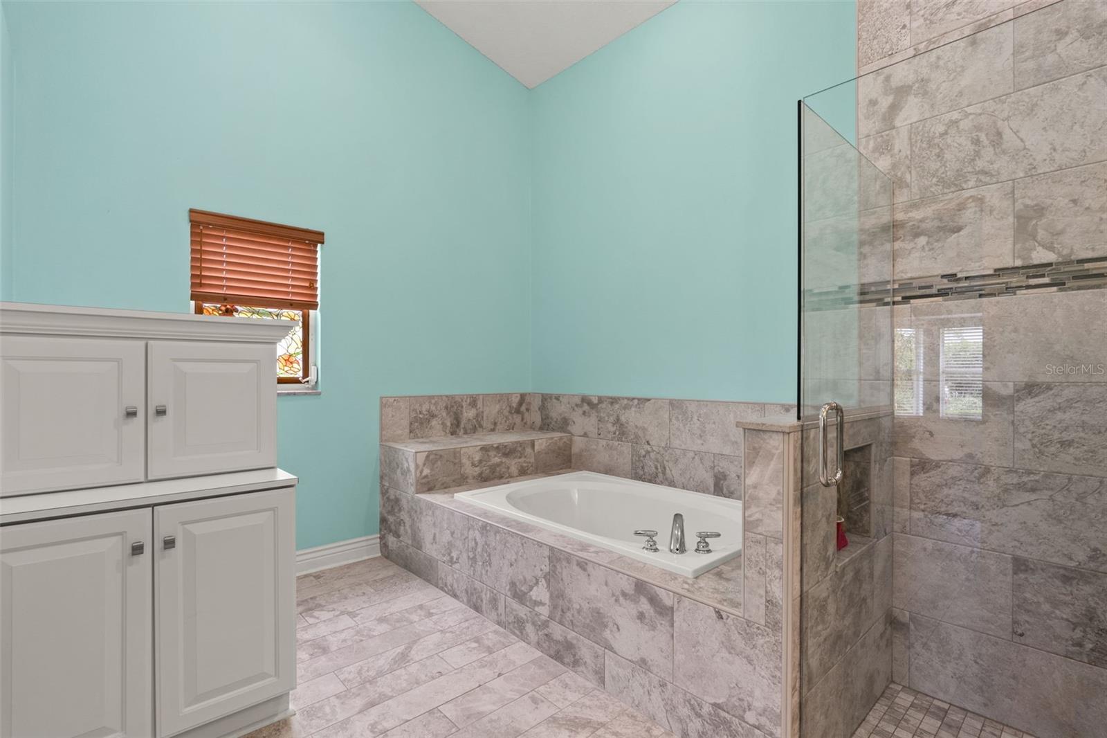 Image 27 of 54 For 18714 Dove Hollow Court