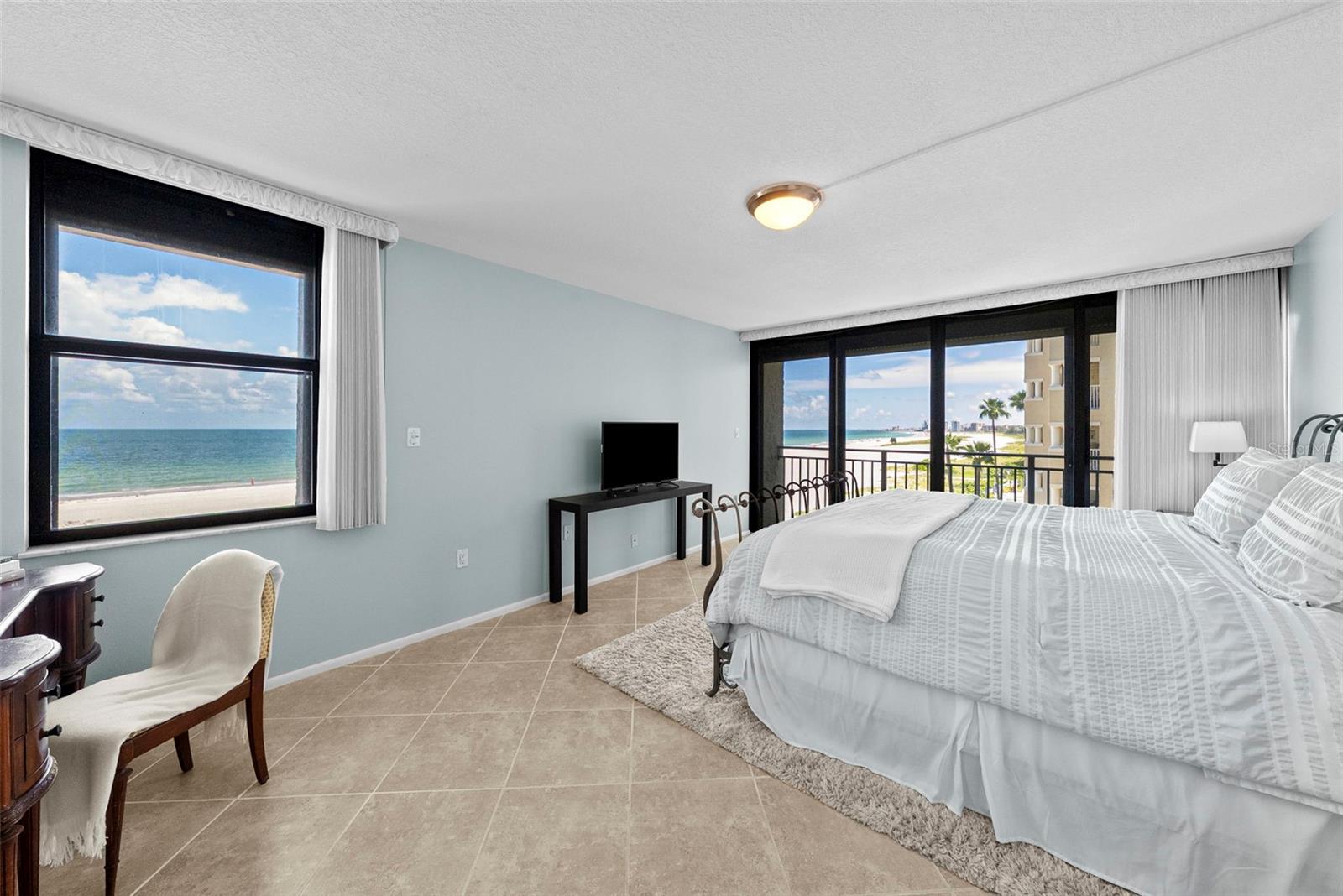 Image 14 of 45 For 1390 Gulf Boulevard 302