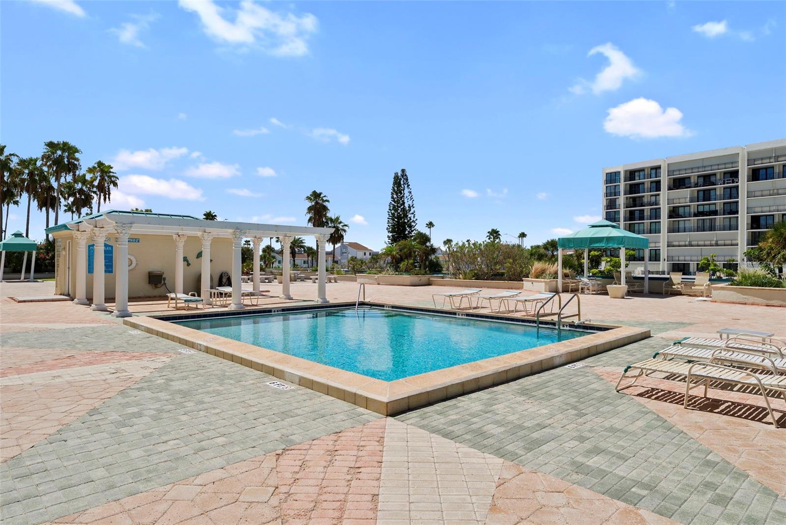 Image 32 of 45 For 1390 Gulf Boulevard 302