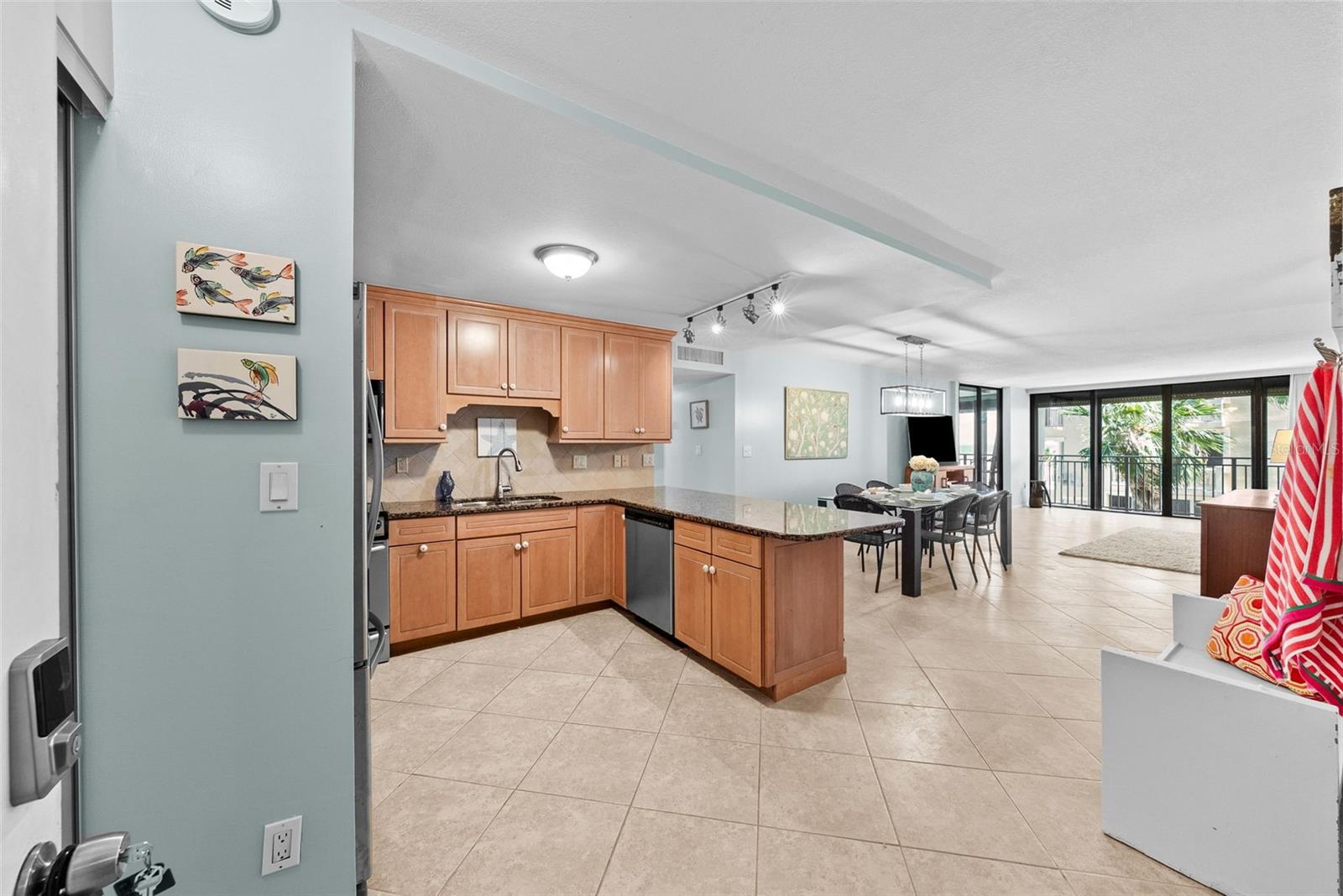 Image 6 of 45 For 1390 Gulf Boulevard 302