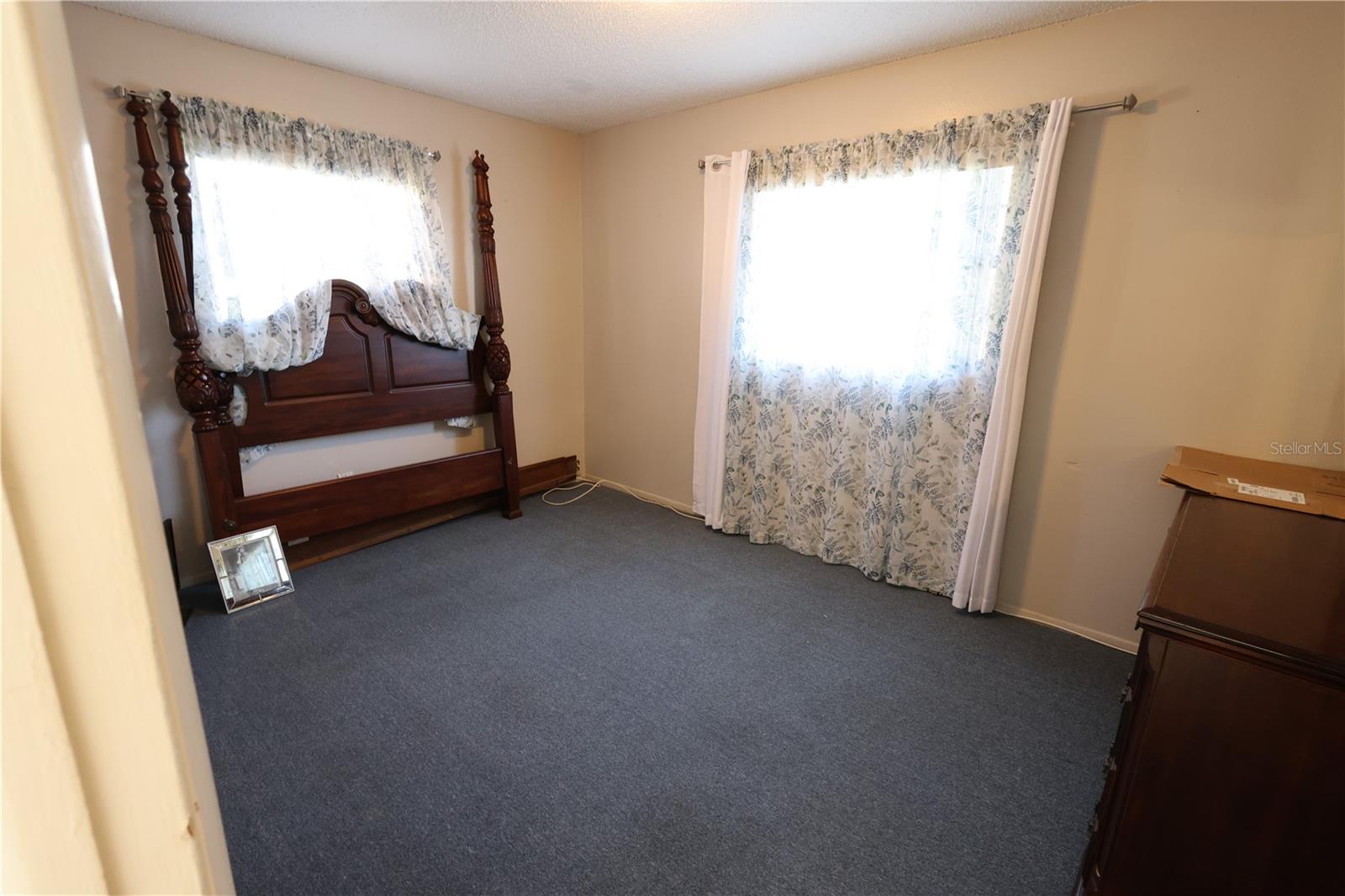 Image 15 of 21 For 6910 Dalkeith Avenue N