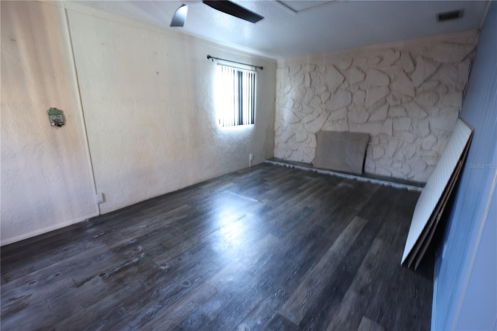 Image 4 of 21 For 6910 Dalkeith Avenue N