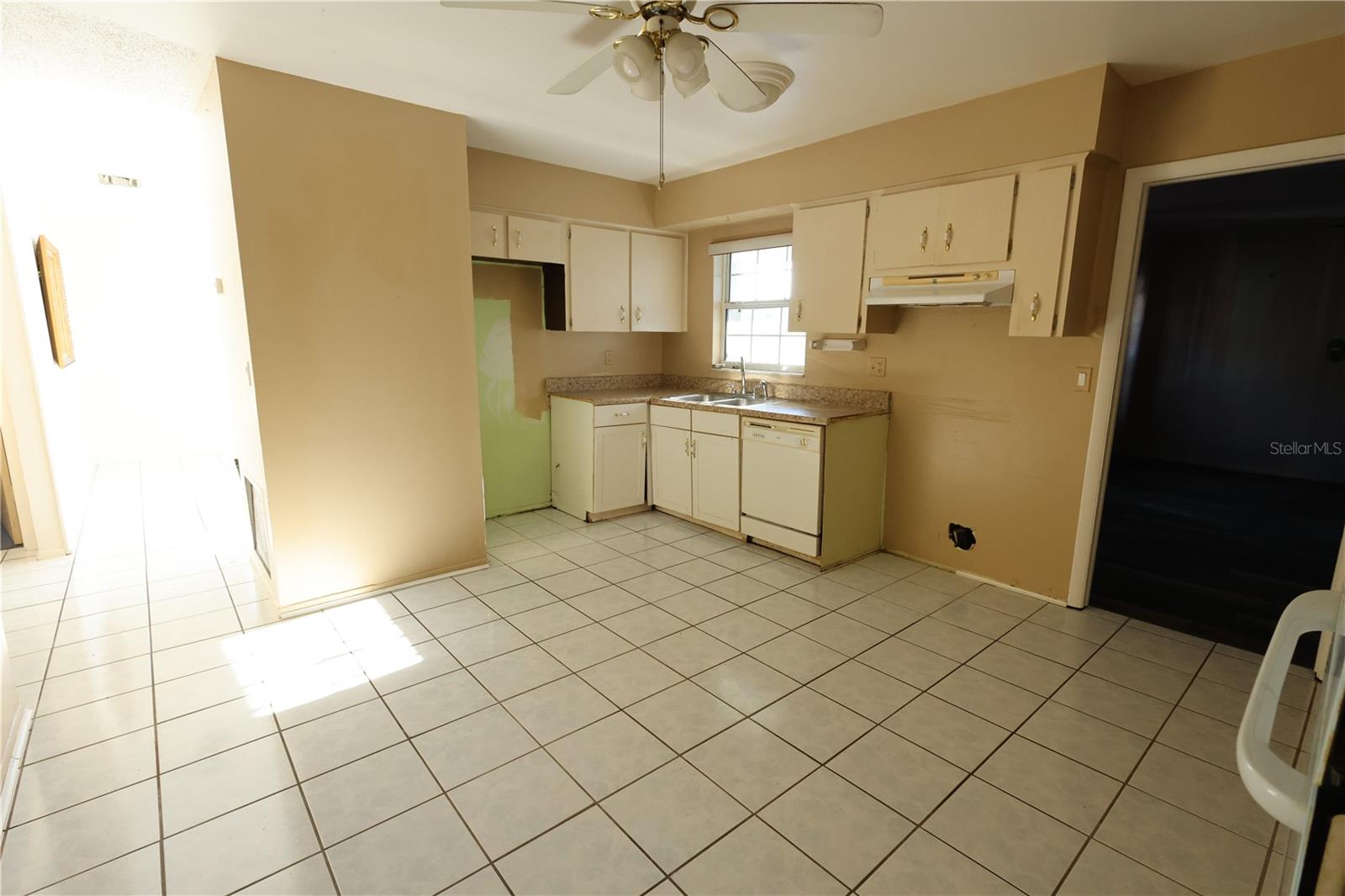 Image 8 of 21 For 6910 Dalkeith Avenue N