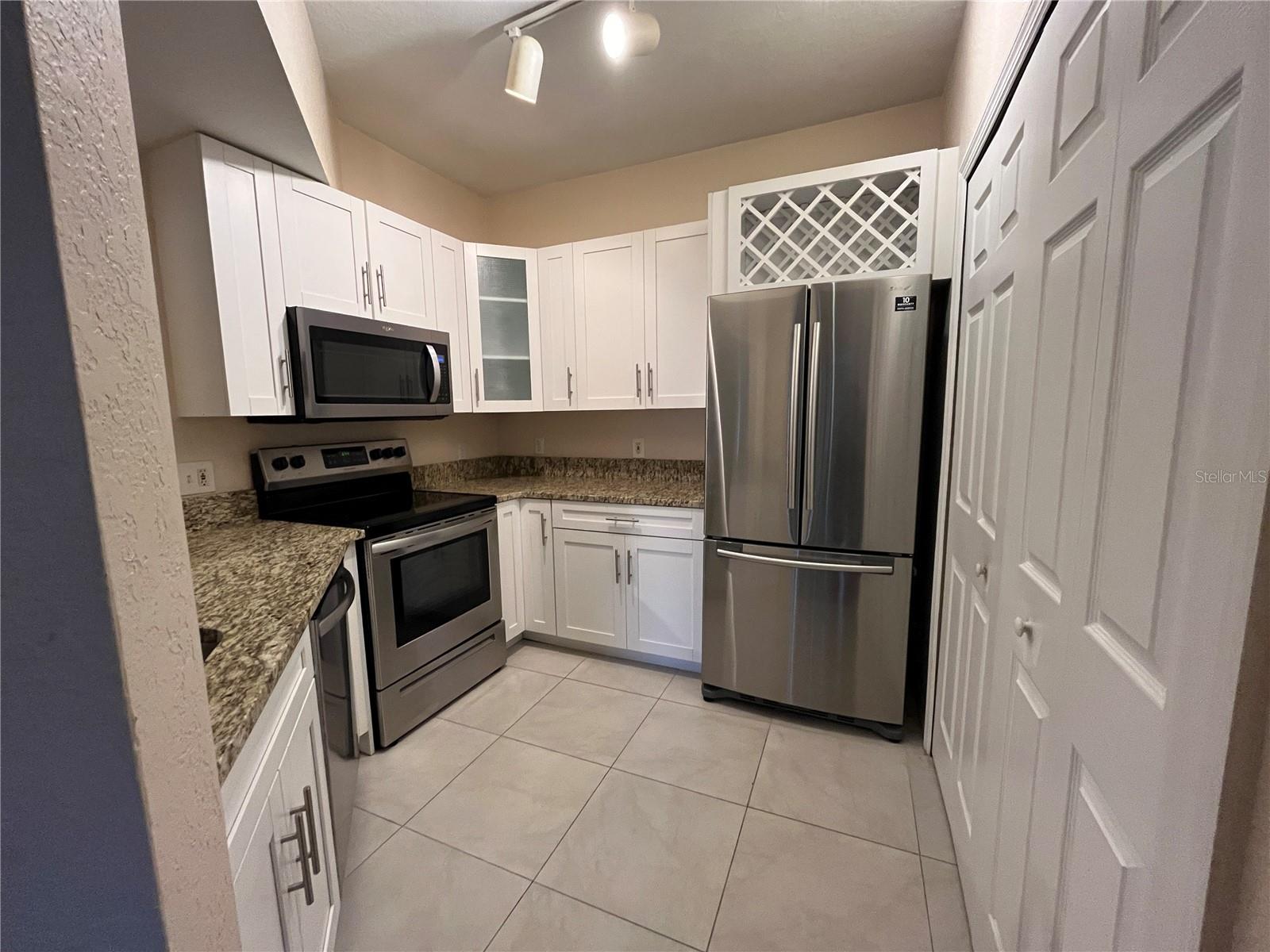 Image 14 of 25 For 14905 Arbor Springs Circle 204