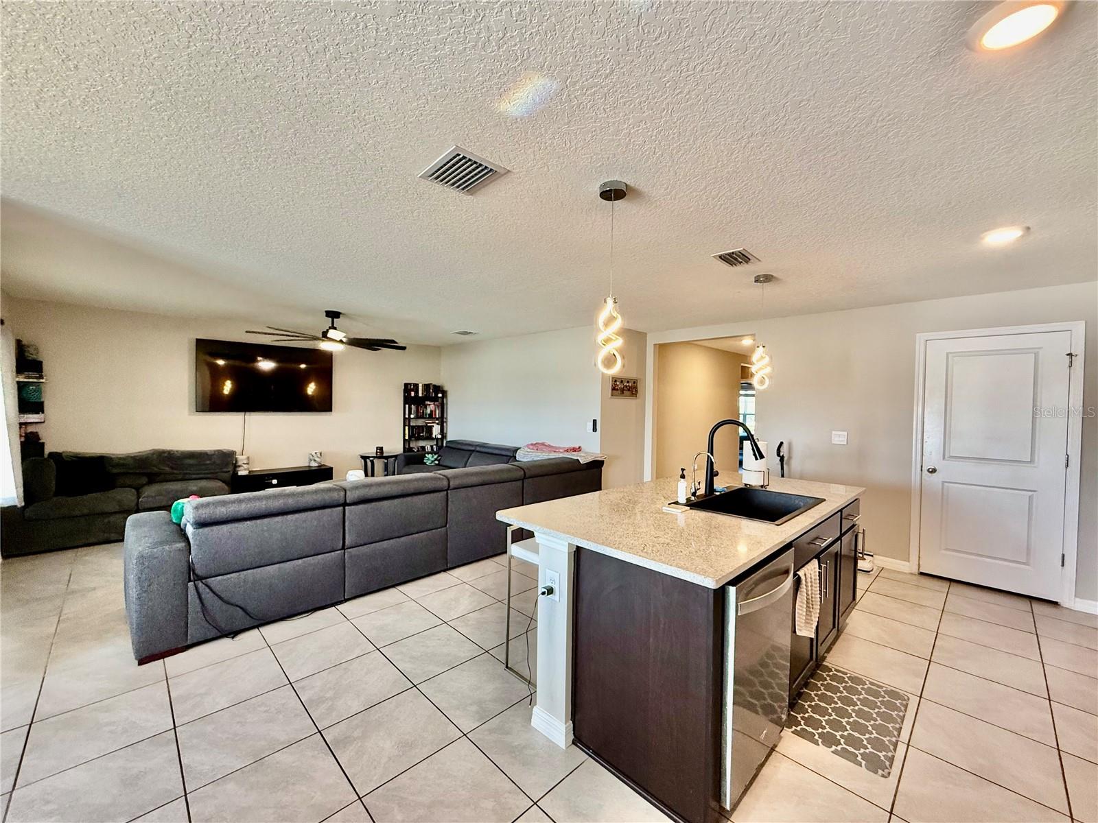 Image 10 of 33 For 16762 Parker River Street